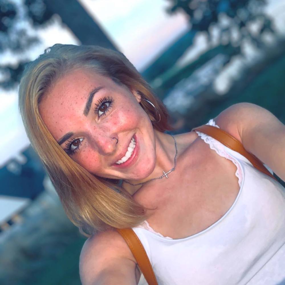 Meet your Posher, Alyssa